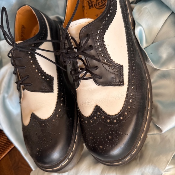Dr. Martens Bex Brogue Shoes Black White Wingtip Oxford England US •M 8,W10. main image 8